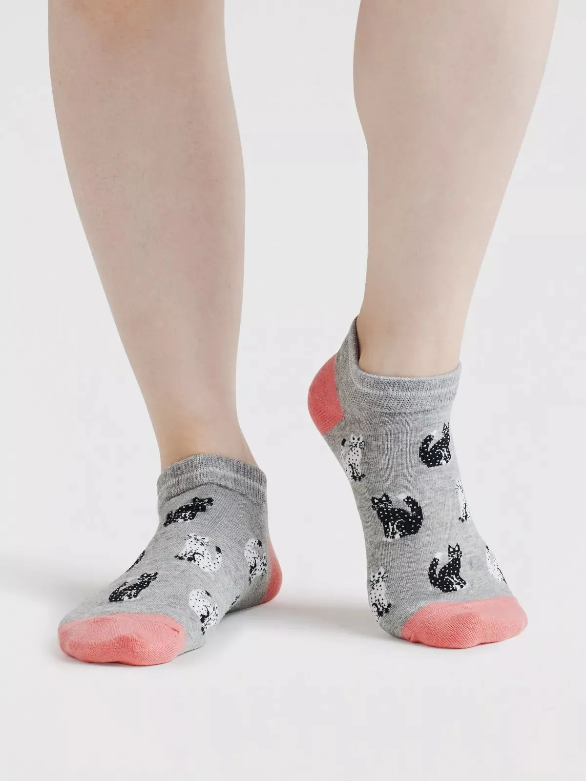 Celia Cat Organic Cotton Trainer Socks in Grey by Thought, Size 4-7