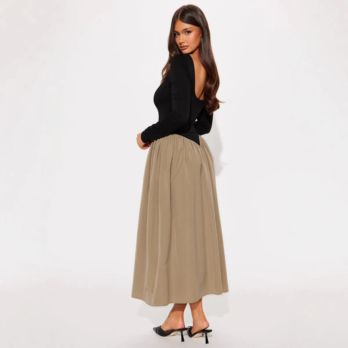 Elegant Contrast Bodice Long-Sleeve Backless Midi Dress