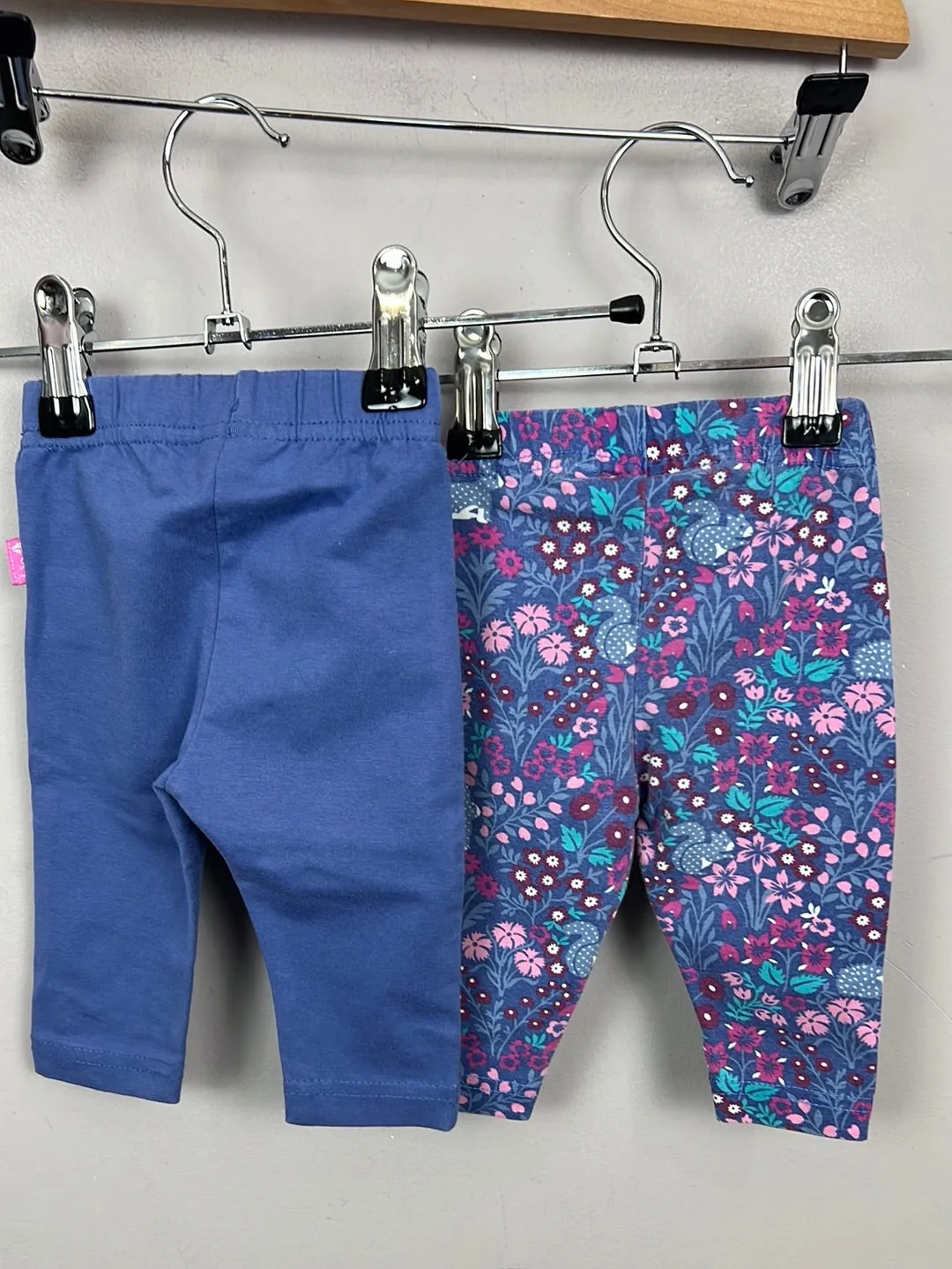 Jojo Maman Bebe indigo/floral leggings 0-3m