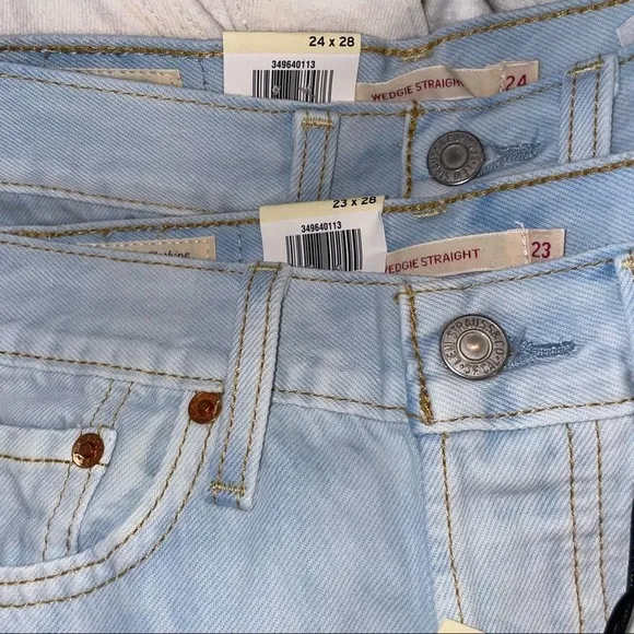 NWT Levi’s Premium Denim Wedgie Straight in Cloud 9 Wash