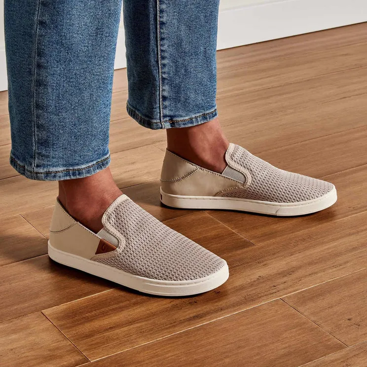 Olukai Women's Pehuea in Tapa