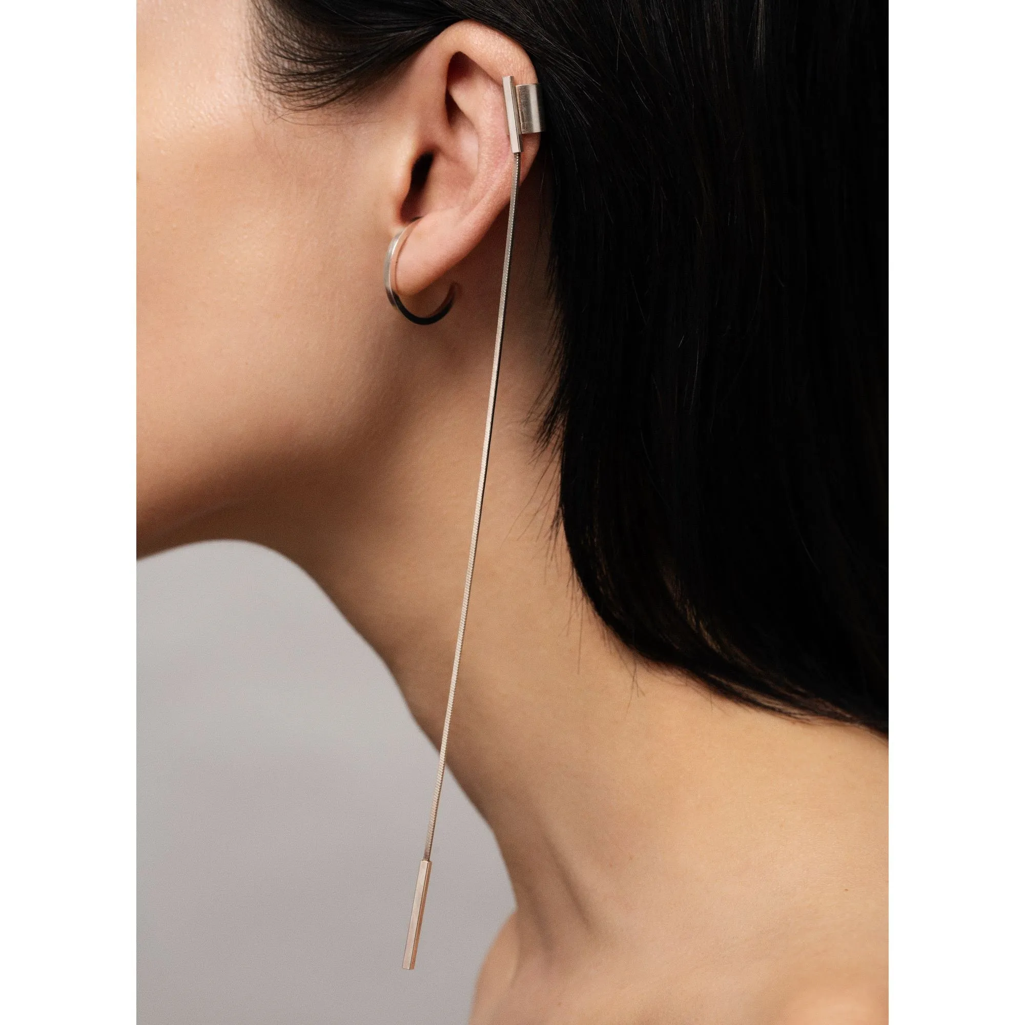 RESTRAIN top long cuff earring