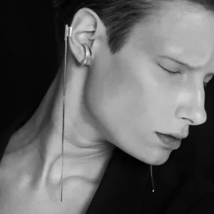 RESTRAIN top long cuff earring