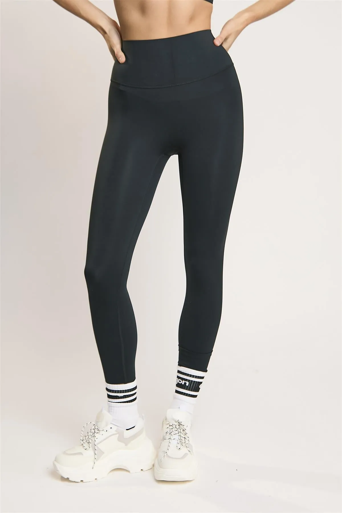 Signature Black Seamless Leggings