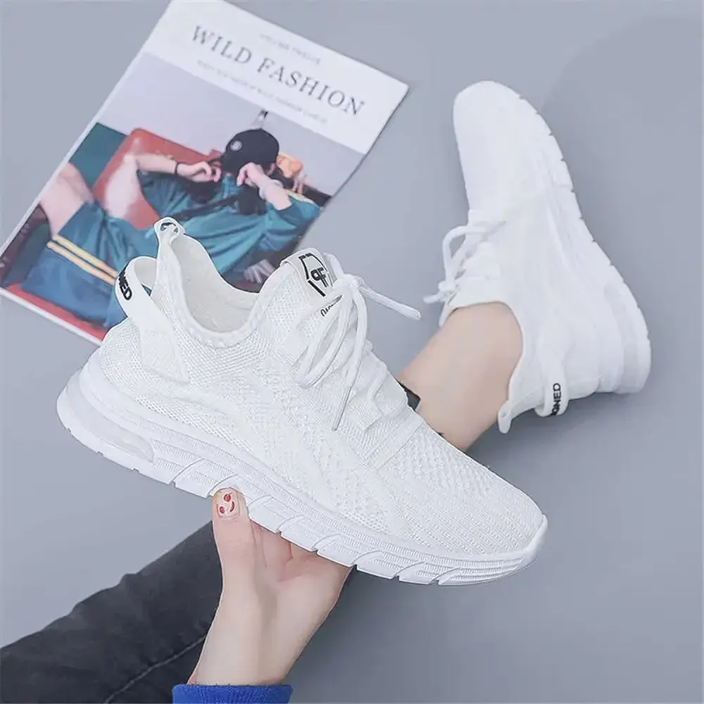 SWIFT™ ULTRA-LIGHT BREATHABLE SNEAKERS